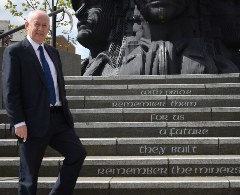Caerphilly MP Wayne David is joining Caerphilly AM Hefin David to set up a regneration forum for Bargoed